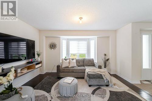 89 Todd Crescent, Southgate, ON - Indoor Photo Showing Living Room