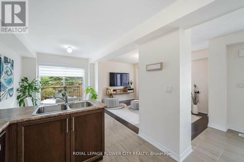 89 Todd Crescent, Southgate, ON - Indoor Photo Showing Kitchen With Double Sink