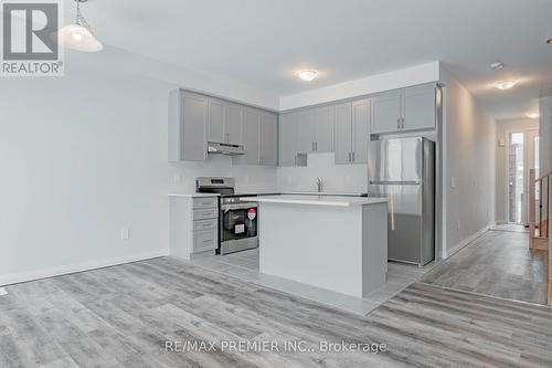 18 Keenan Street, Kawartha Lakes, ON - Indoor Photo Showing Kitchen