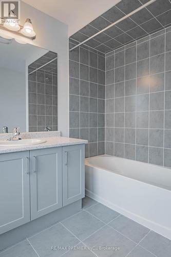 18 Keenan Street, Kawartha Lakes, ON - Indoor Photo Showing Bathroom