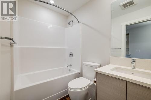 191 Hollywood Road S Unit# 517, Kelowna, BC - Indoor Photo Showing Bathroom