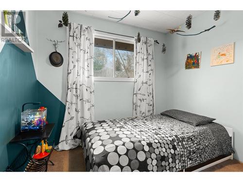 67 Burke Drive, Revelstoke, BC - Indoor Photo Showing Bedroom