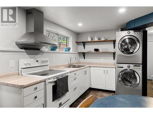 67 Burke Drive, Revelstoke, BC - Indoor Photo Showing Laundry Room