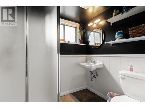 67 Burke Drive, Revelstoke, BC - Indoor Photo Showing Bathroom