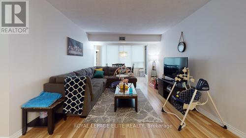 202 - 700 Constellation Drive, Mississauga, ON - Indoor Photo Showing Living Room