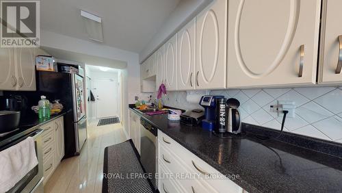 202 - 700 Constellation Drive, Mississauga, ON - Indoor Photo Showing Kitchen