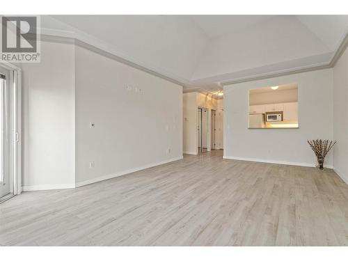 877 Klo Road Unit# 327, Kelowna, BC - Indoor Photo Showing Other Room