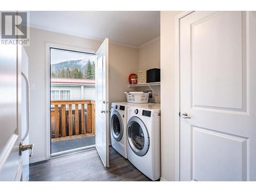 64 Johnson Way, Revelstoke, BC - Indoor Photo Showing Laundry Room