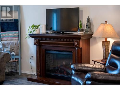 64 Johnson Way, Revelstoke, BC - Indoor Photo Showing Living Room With Fireplace