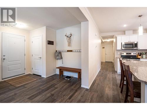 64 Johnson Way, Revelstoke, BC - Indoor Photo Showing Kitchen