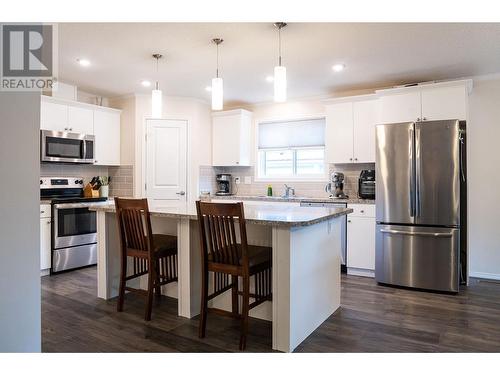 64 Johnson Way, Revelstoke, BC - Indoor Photo Showing Kitchen With Upgraded Kitchen