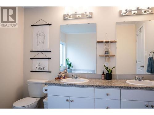 64 Johnson Way, Revelstoke, BC - Indoor Photo Showing Bathroom