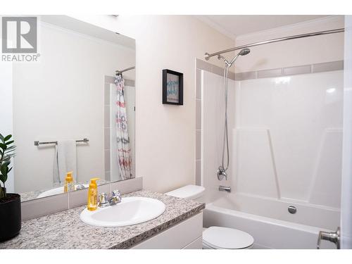 64 Johnson Way, Revelstoke, BC - Indoor Photo Showing Bathroom