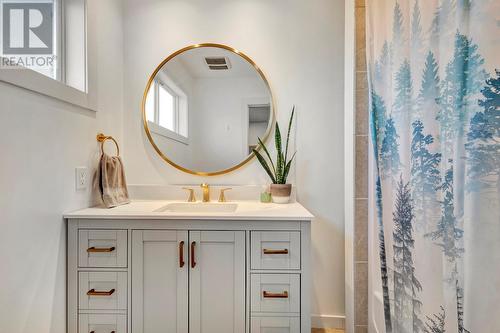 515 Francis Avenue Unit# 2, Kelowna, BC - Indoor Photo Showing Bathroom