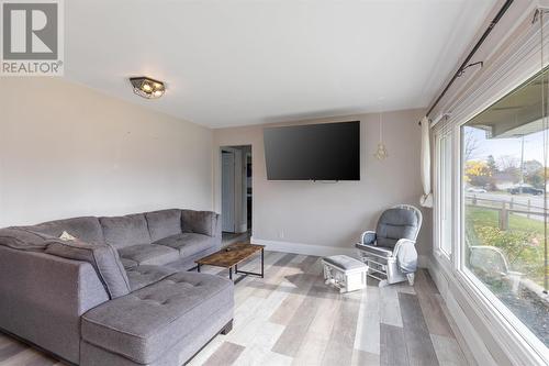 538 Macdonald Ave, Sault Ste. Marie, ON - Indoor Photo Showing Living Room