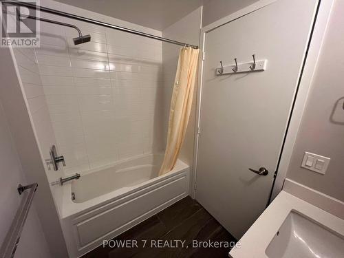 605 - 5180 Yonge Street, Toronto, ON - Indoor Photo Showing Bathroom