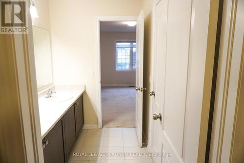 Upper - 139 Newhouse Boulevard, Caledon, ON - Indoor Photo Showing Bathroom