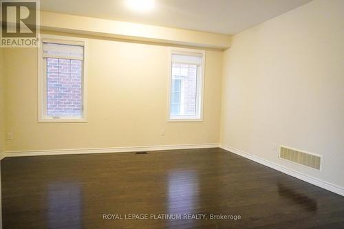 Upper - 139 Newhouse Boulevard, Caledon, ON - Indoor Photo Showing Other Room