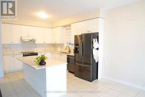 Upper - 139 Newhouse Boulevard, Caledon, ON - Indoor Photo Showing Kitchen