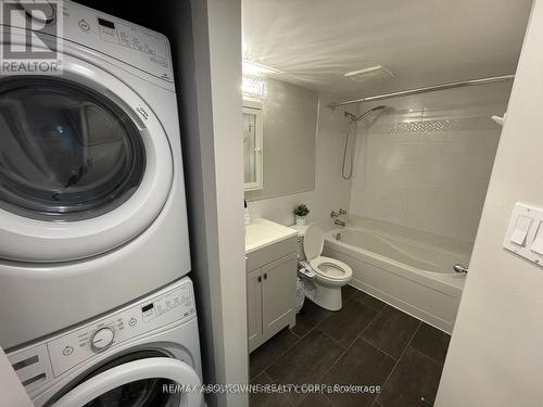 613 - 1512 Pilgrims Way, Oakville, ON - Indoor Photo Showing Laundry Room