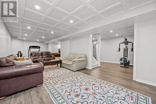 265 River Glen Boulevard, Oakville, ON - Indoor