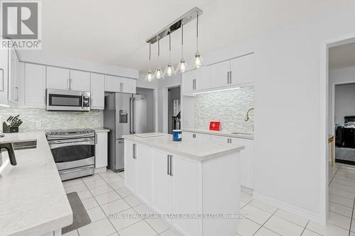 265 River Glen Boulevard, Oakville, ON - Indoor Photo Showing Kitchen With Upgraded Kitchen