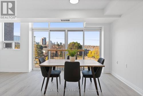 502 - 200 Burnhamthorpe Road E, Mississauga, ON - Indoor Photo Showing Dining Room