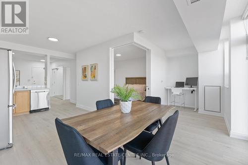 502 - 200 Burnhamthorpe Road E, Mississauga, ON - Indoor Photo Showing Dining Room