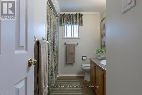 3178 Philip Street, Burlington, ON - Indoor Photo Showing Bathroom