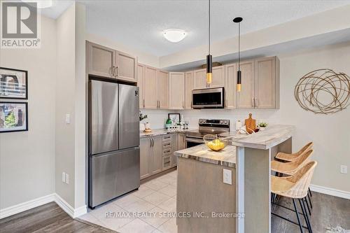 96 - 445 Ontario Street S, Milton, ON - Indoor Photo Showing Kitchen