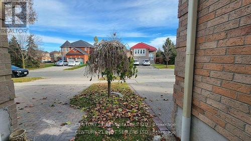 353 Hollymount Drive, Mississauga, ON 