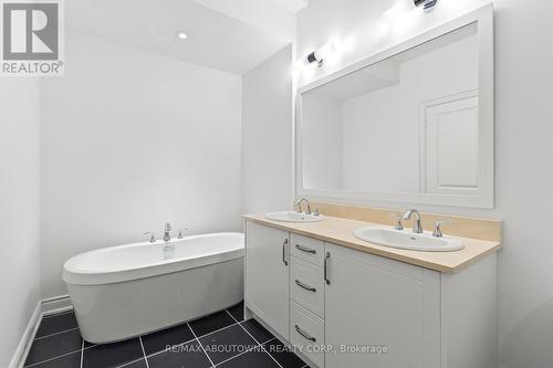 105 - 130 Joymar Drive, Mississauga, ON - Indoor Photo Showing Bathroom