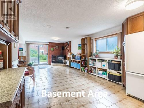 12 Fonthill Place, Toronto, ON - Indoor With Fireplace