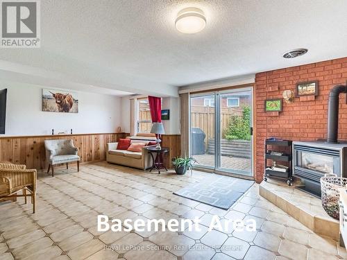 12 Fonthill Place, Toronto, ON - Indoor Photo Showing Living Room With Fireplace