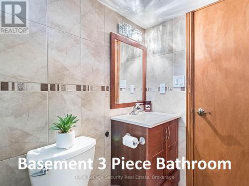 12 Fonthill Place, Toronto, ON - Indoor Photo Showing Bathroom