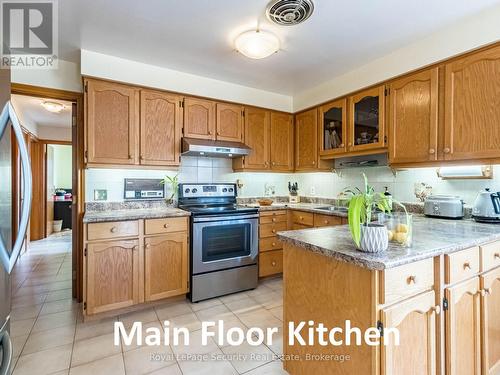 12 Fonthill Place, Toronto, ON - Indoor Photo Showing Kitchen