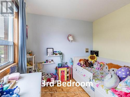 12 Fonthill Place, Toronto, ON - Indoor Photo Showing Bedroom