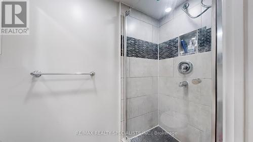 710 - 21 Knightsbridge Road, Brampton, ON - Indoor Photo Showing Bathroom