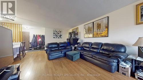 710 - 21 Knightsbridge Road, Brampton, ON - Indoor Photo Showing Living Room