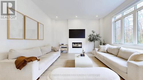 156 Petch Avenue, Caledon, ON - Indoor Photo Showing Living Room With Fireplace