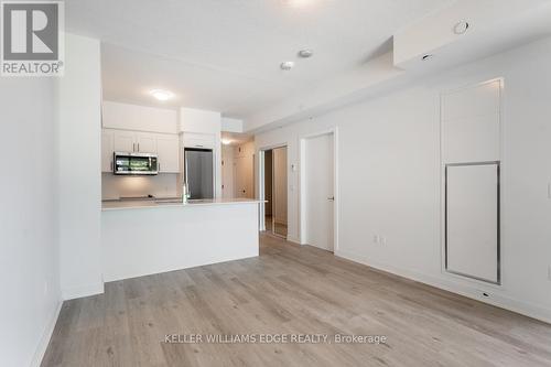 217 - 600 North Service Road, Hamilton, ON - Indoor Photo Showing Kitchen