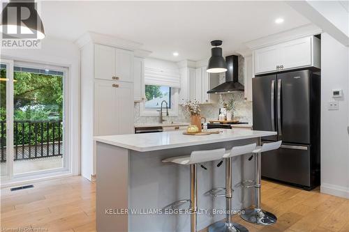 50 Hickory Place, Brantford, ON - Indoor Photo Showing Kitchen With Upgraded Kitchen