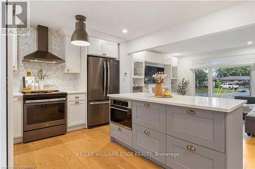 50 Hickory Place, Brantford, ON - Indoor Photo Showing Kitchen With Upgraded Kitchen