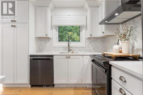 50 Hickory Place, Brantford, ON - Indoor Photo Showing Kitchen With Upgraded Kitchen