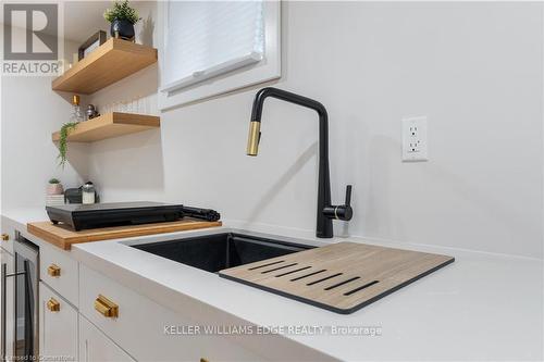 50 Hickory Place, Brantford, ON - Indoor Photo Showing Kitchen