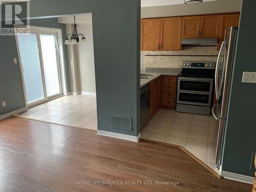 78 Cornerstone Drive, Hamilton, ON - Indoor Photo Showing Kitchen