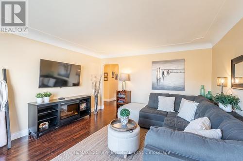 702 Seventh Avenue, Hamilton, ON - Indoor Photo Showing Living Room With Fireplace