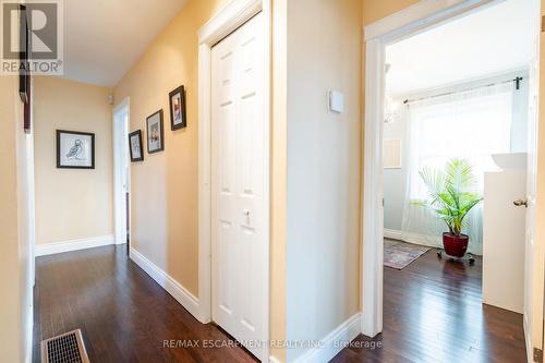 702 Seventh Avenue, Hamilton, ON - Indoor Photo Showing Other Room