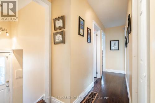 702 Seventh Avenue, Hamilton, ON - Indoor Photo Showing Other Room