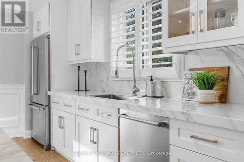 26 Cherrydale Court, Toronto, ON - Indoor Photo Showing Kitchen